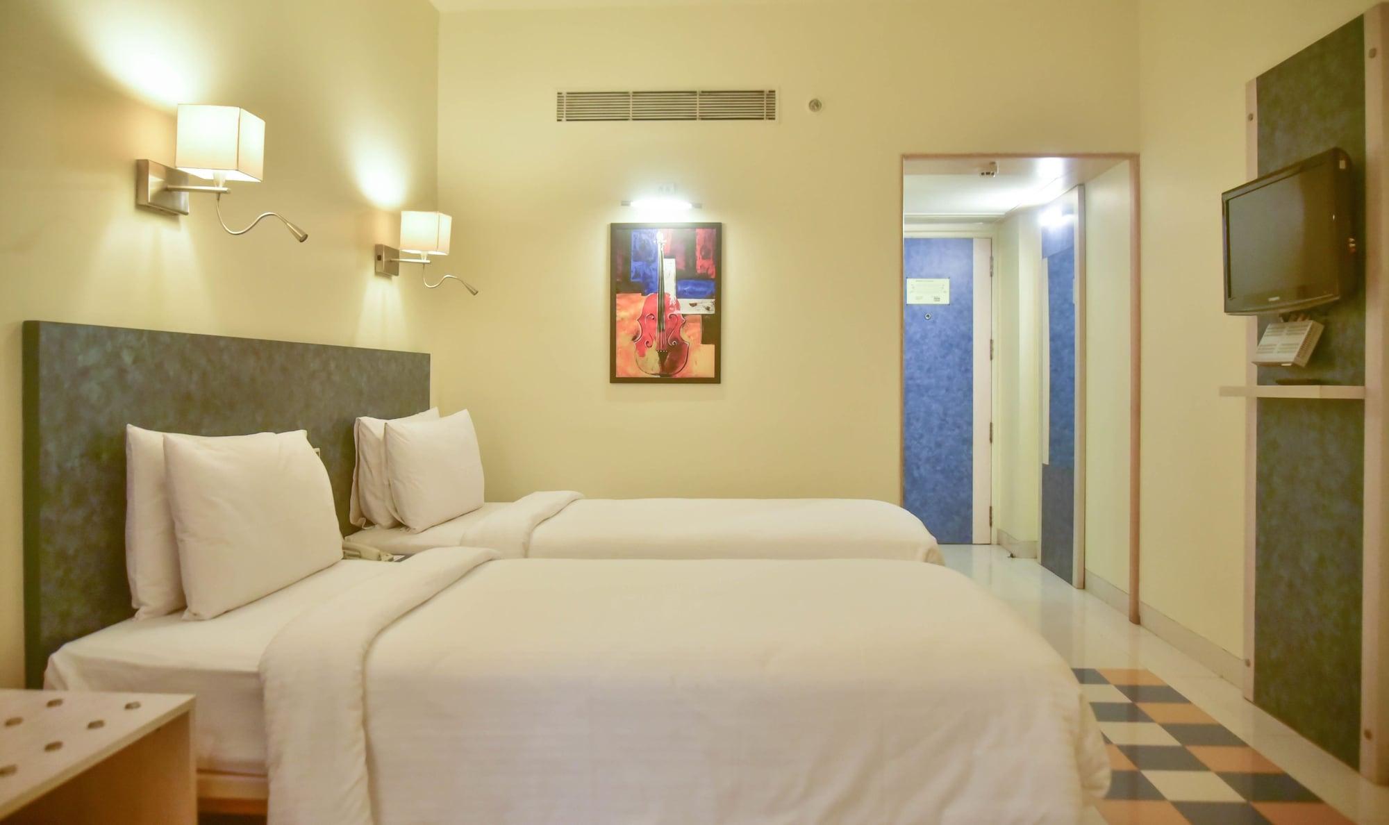 Noorya Business & Banquet Hotel Pimpri-Chinchwad Exterior photo