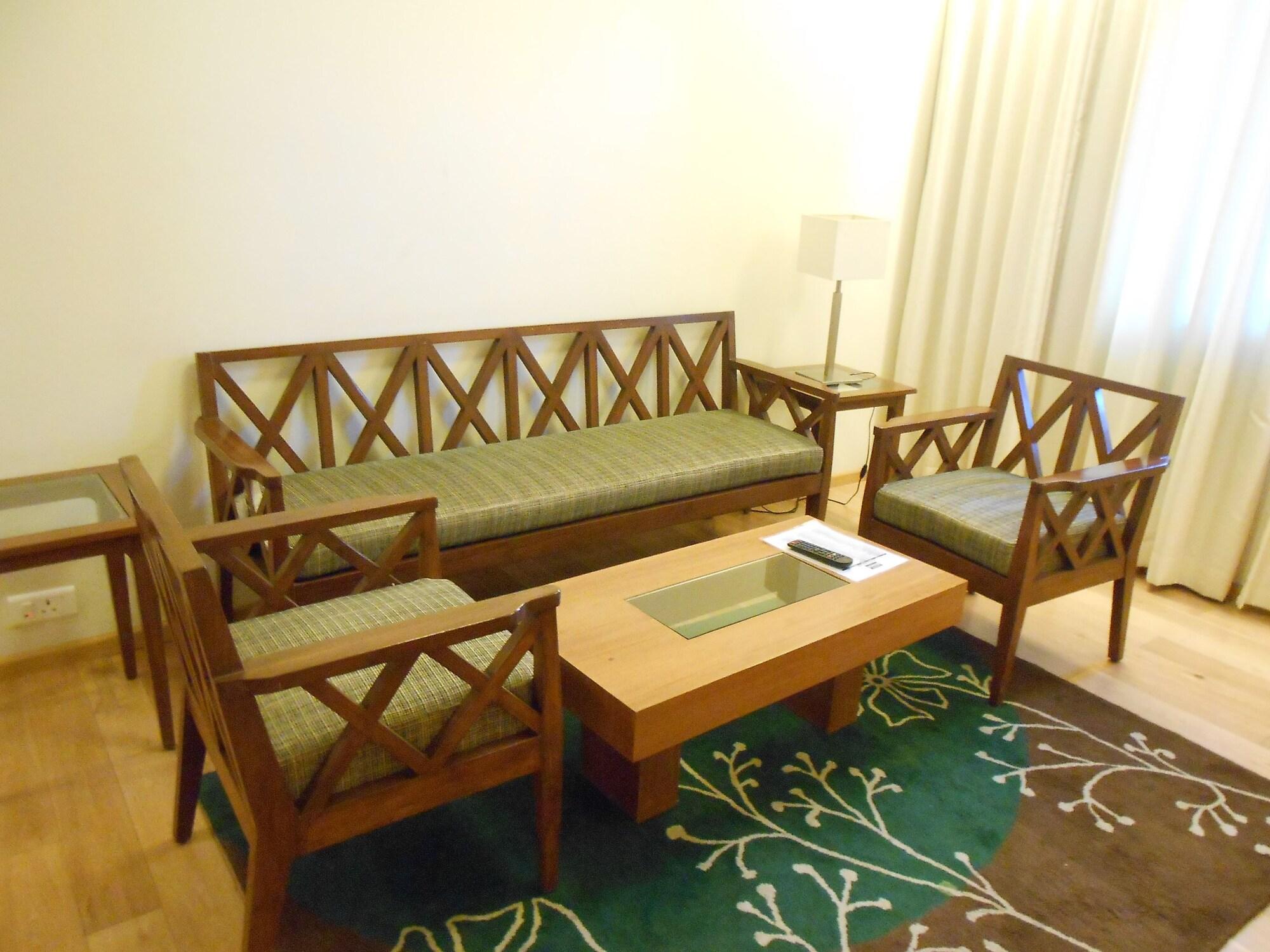 Noorya Business & Banquet Hotel Pimpri-Chinchwad Exterior photo