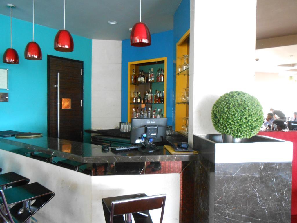 Noorya Business & Banquet Hotel Pimpri-Chinchwad Exterior photo