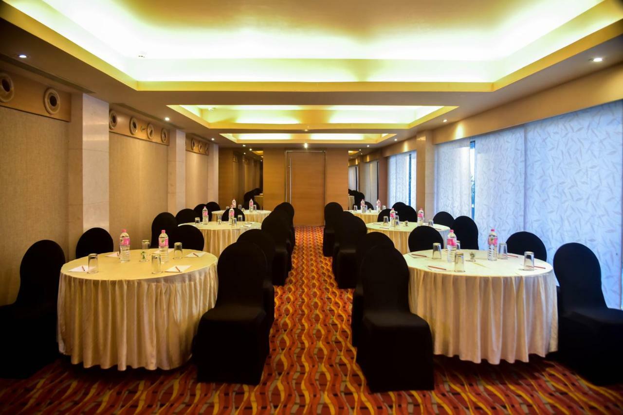 Noorya Business & Banquet Hotel Pimpri-Chinchwad Exterior photo