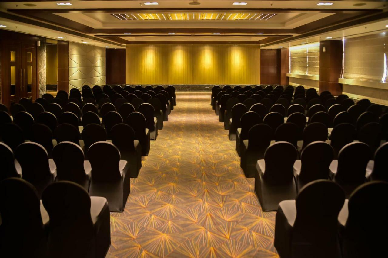 Noorya Business & Banquet Hotel Pune Exterior photo