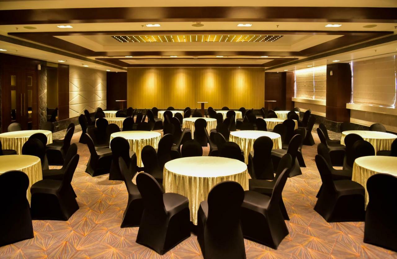 Noorya Business & Banquet Hotel Pimpri-Chinchwad Exterior photo